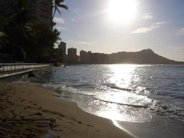 Sonnenaufgang am Waikiki Beach